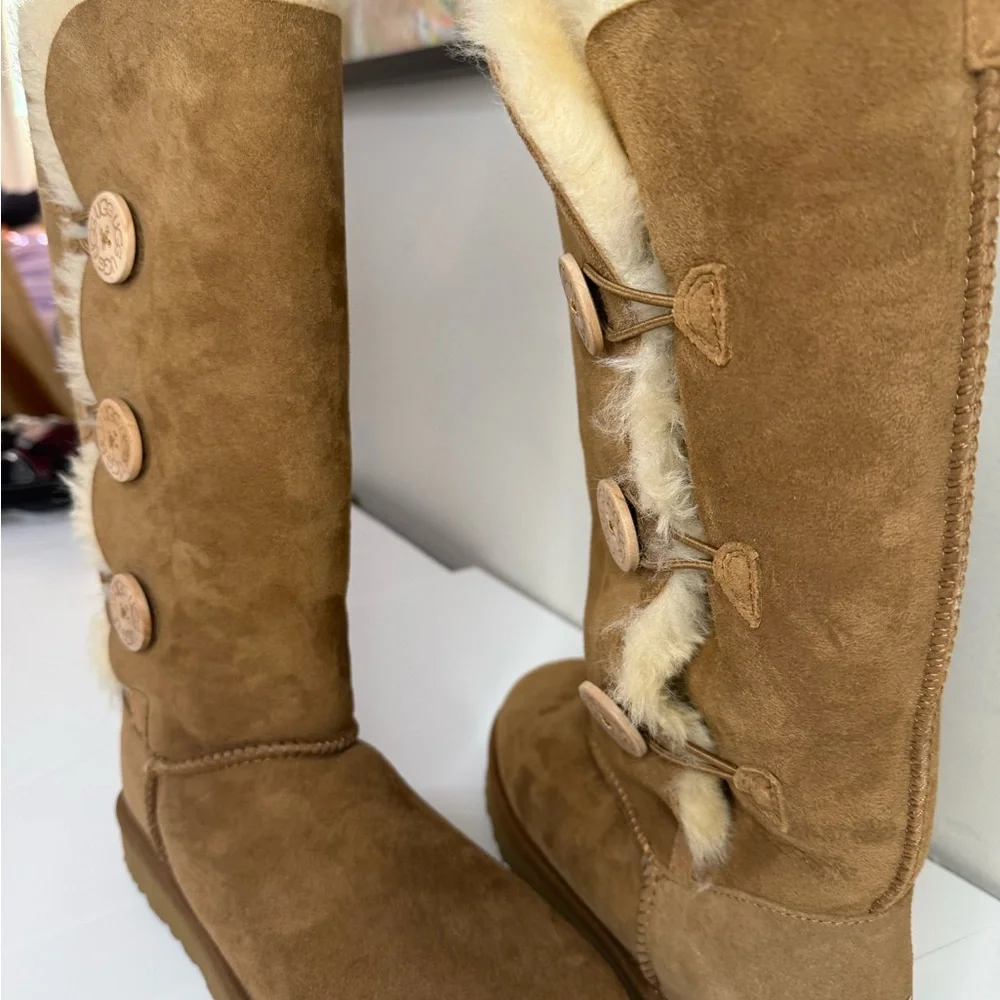 UGG Tan Suede Winter Boots - Picture 4 of 7